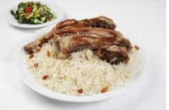 نفر لحم مدفون مع رز الناضج