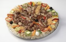 نصف لحم مدفون مع رز الناضج