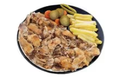 شاورما دجاج بالجبن على الصحن